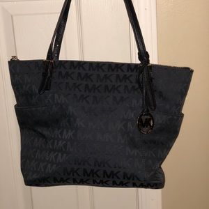 🚫SOLD🚫Micheal Kors Logo tote